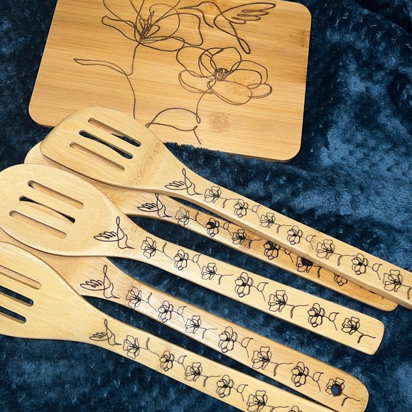 Floral Hummingbird Bamboo Cheese Board and Utensil Set - Picture 5 of 5